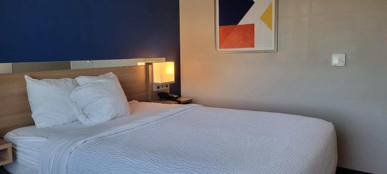 Microtel Inn & Suites By Wyndham Fountain Fort Carson Ngoại thất bức ảnh